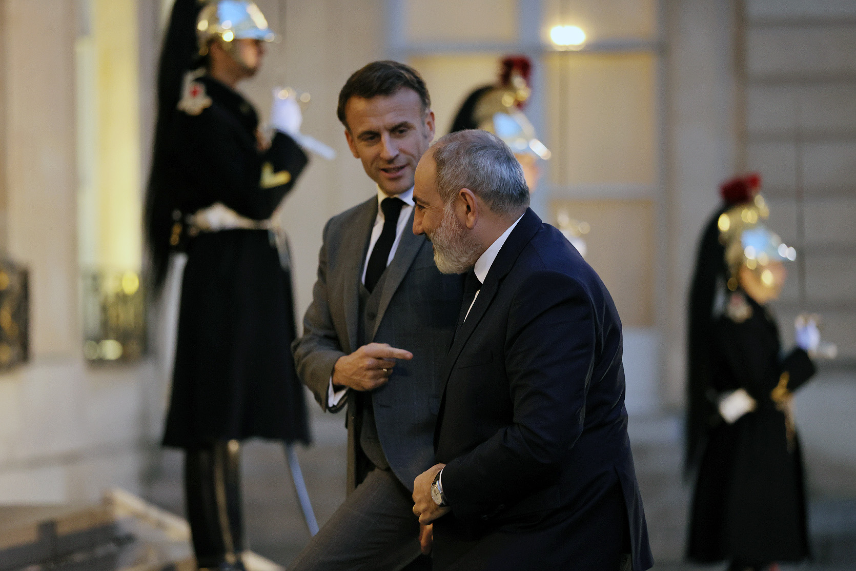 41412_b.jpg (433 KB)