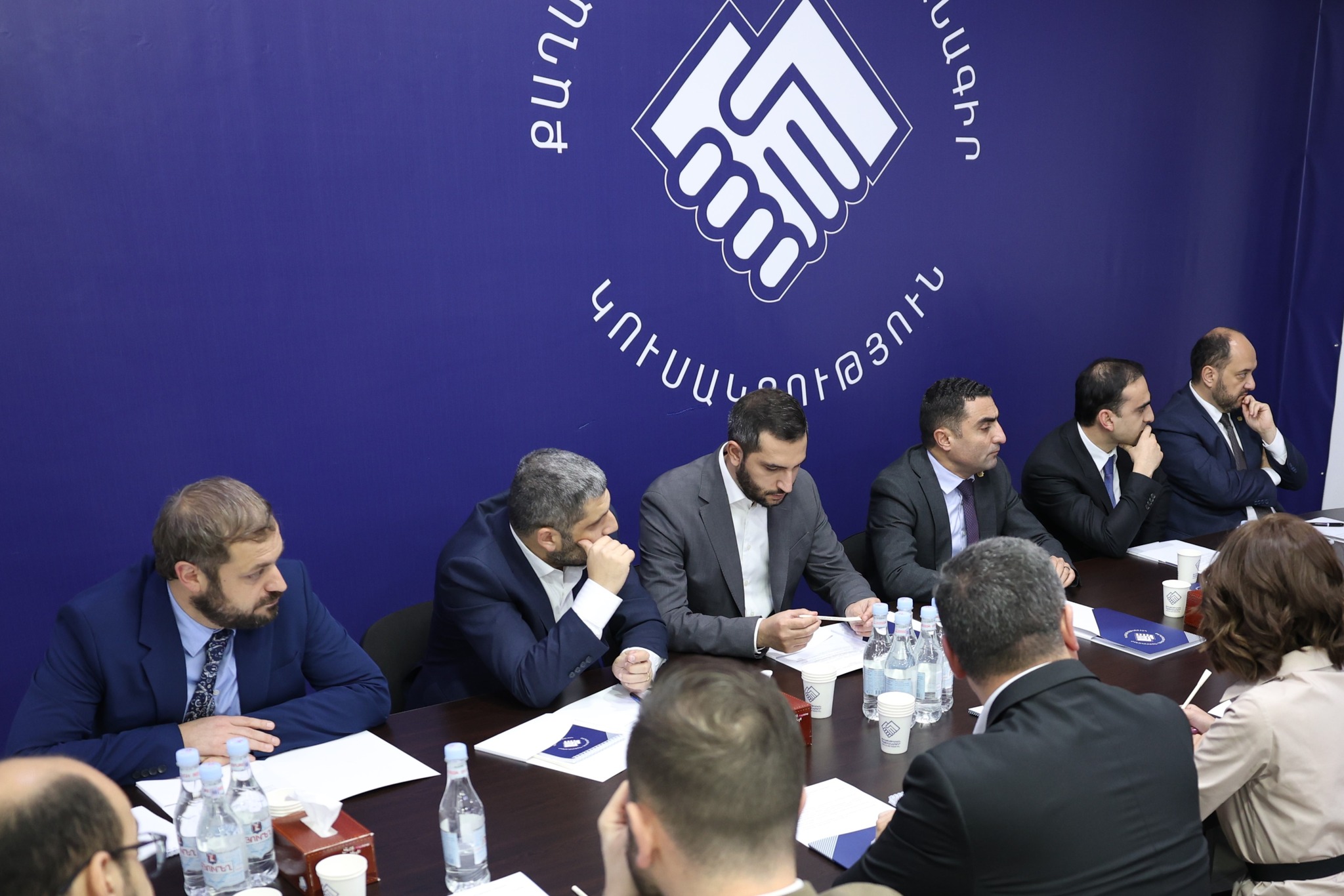 401082715_744314667732601_5902510342168956447_n.jpg (437 KB)