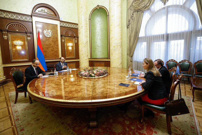 16016_am_3.jpg (144 KB)