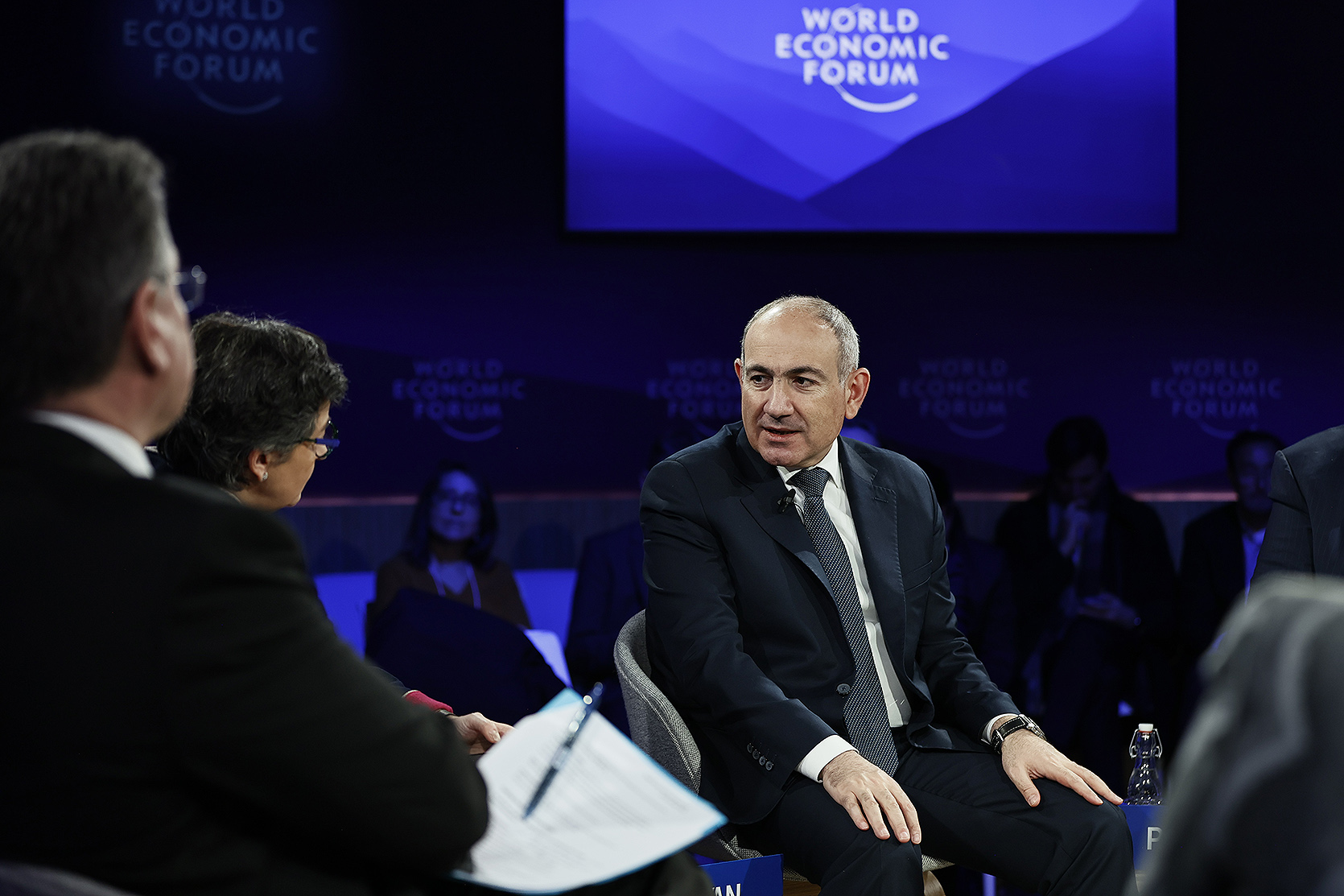 52637_b.jpg (480 KB)