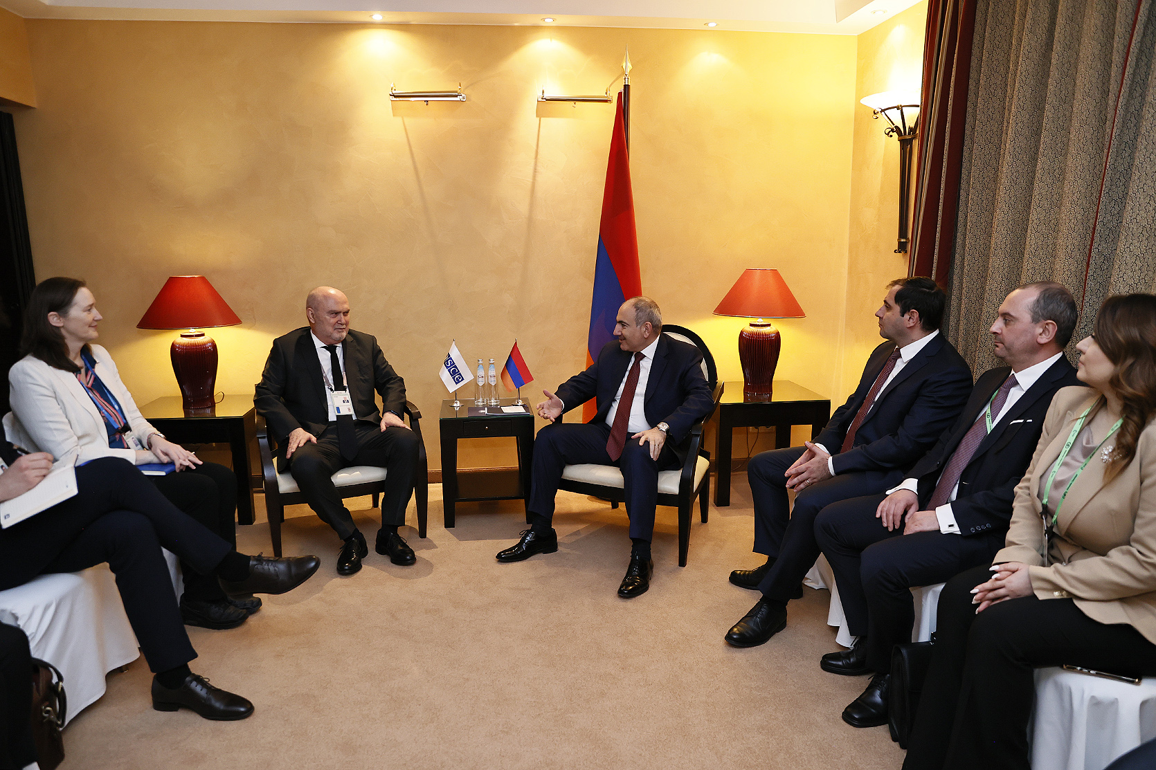 եեեեեեե.jpg (963 KB)