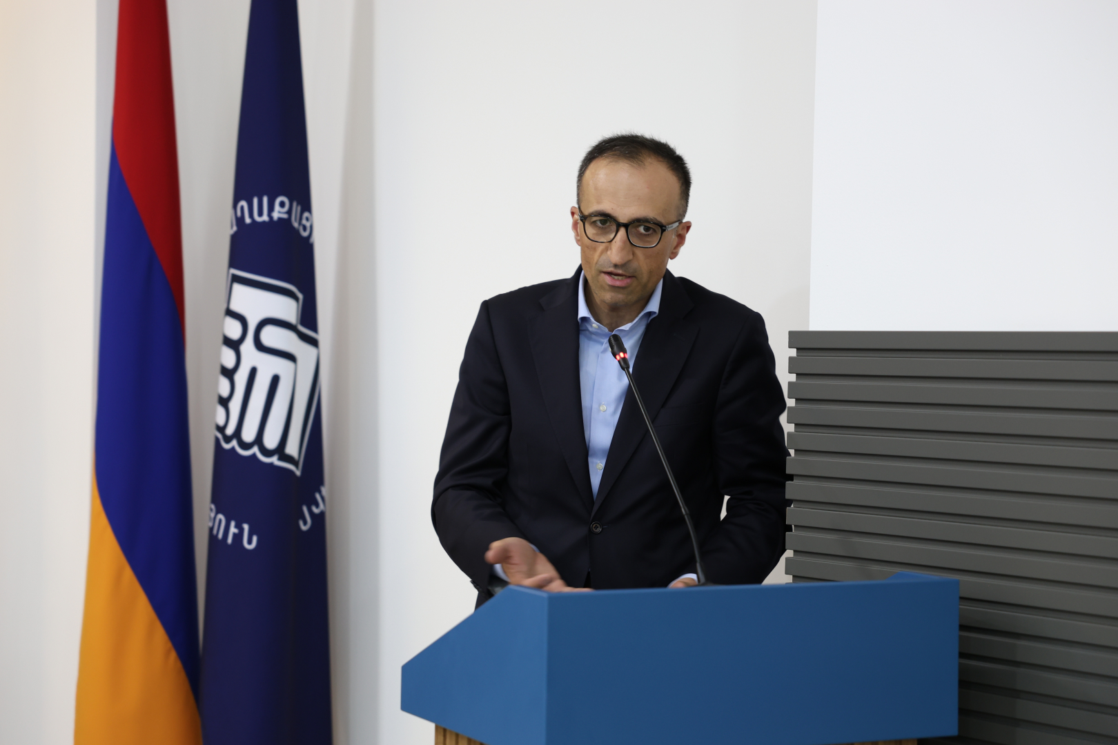 461b369ceffaea9d6cb2a29180ed0954b05f774f.jpeg (1.20 MB)