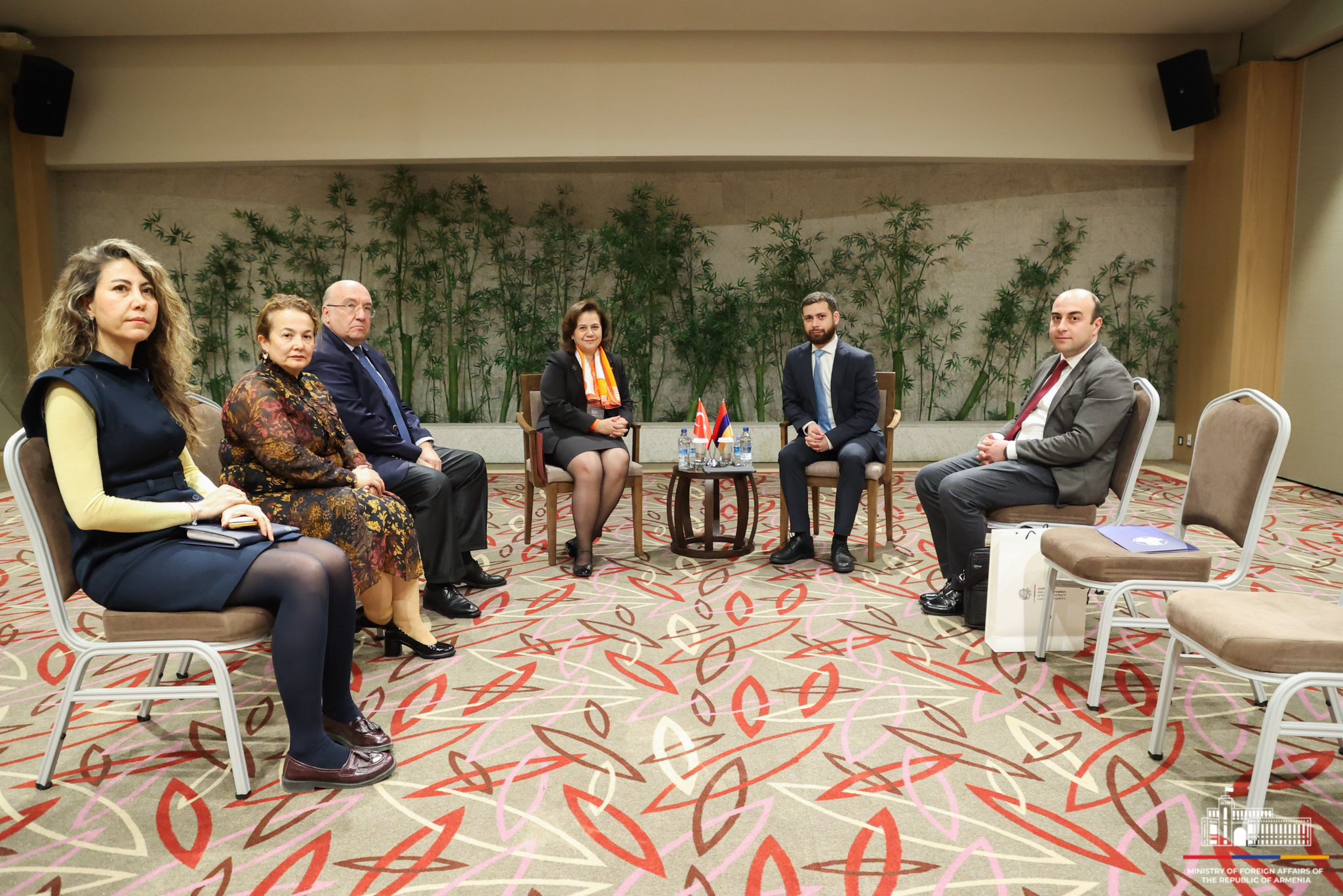 GoLlZNLXAAAylRU.jpg (479 KB)