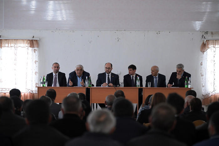 16084_am_2.jpg (64 KB)