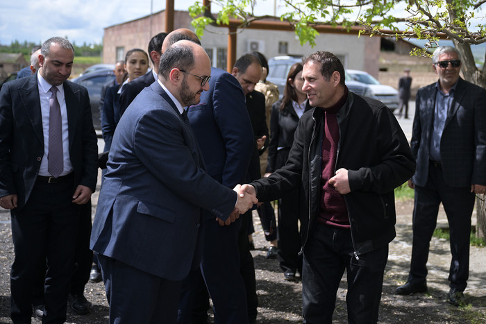 16084_am_3.jpg (105 KB)