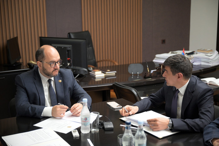 16084_am_9.jpg (85 KB)