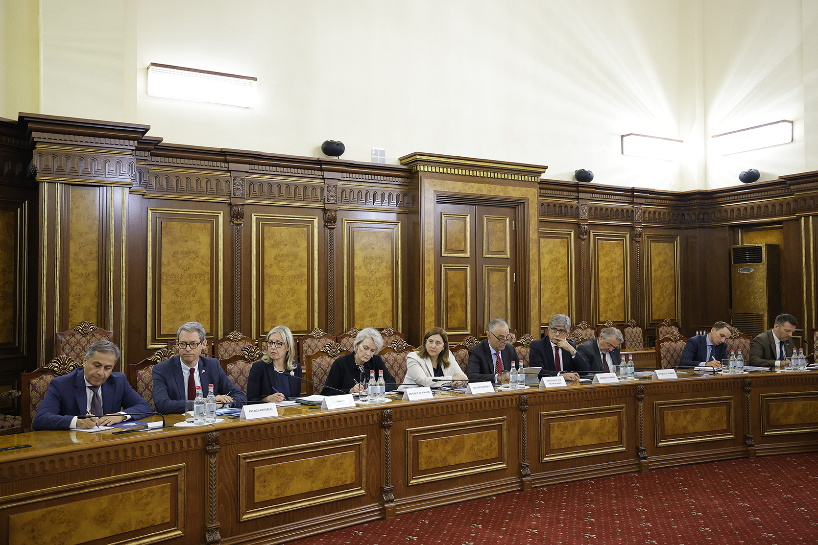 58182_b.jpg (981 KB)