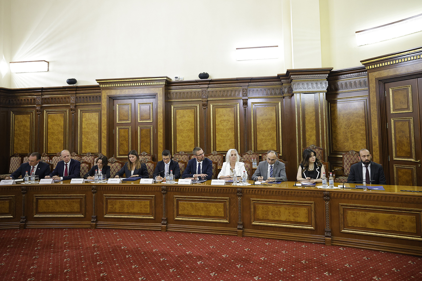 58183_b.jpg (1.00 MB)