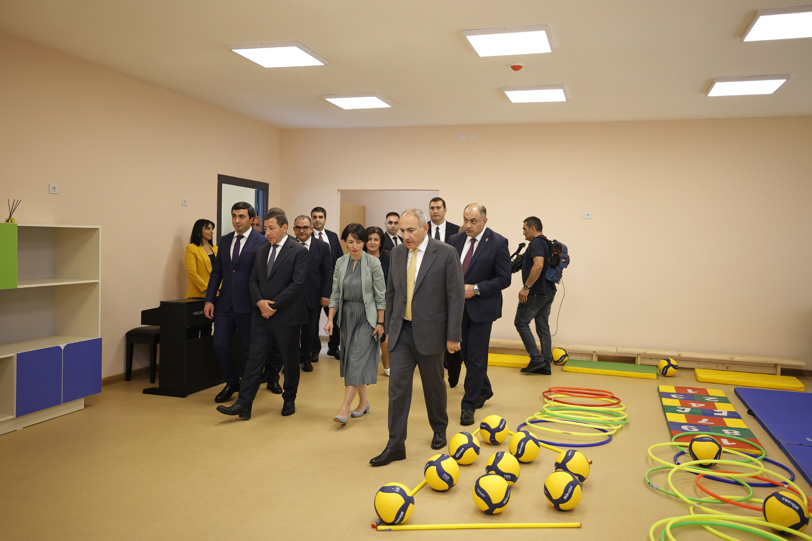 58218_b.jpg (622 KB)