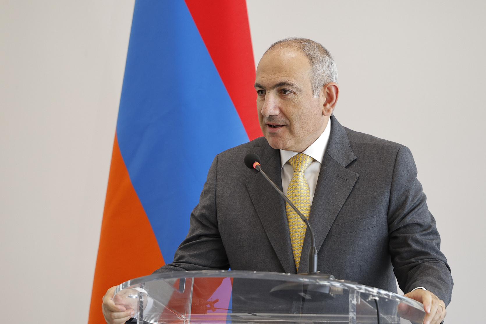 58257_b.jpg (550 KB)