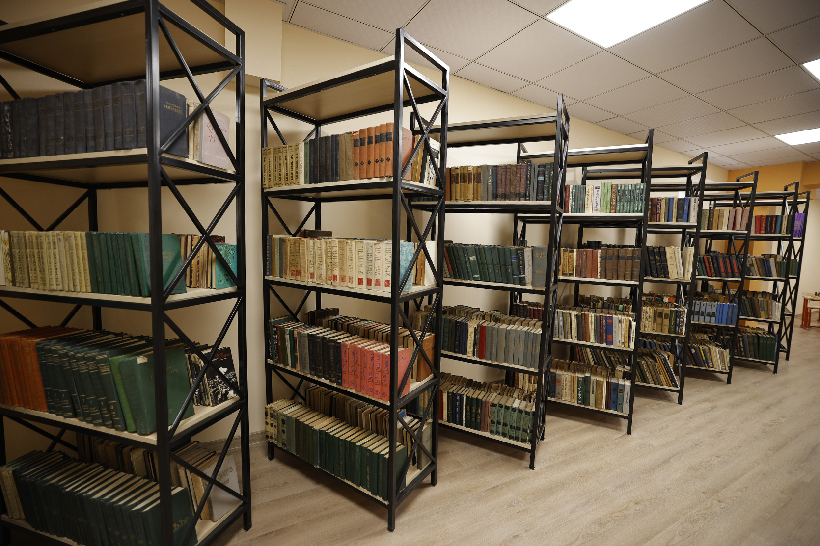 58303_b.jpg (875 KB)