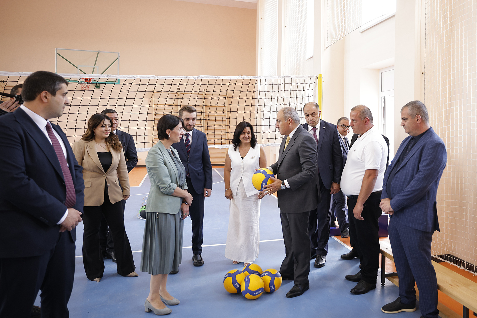 58306_b.jpg (753 KB)