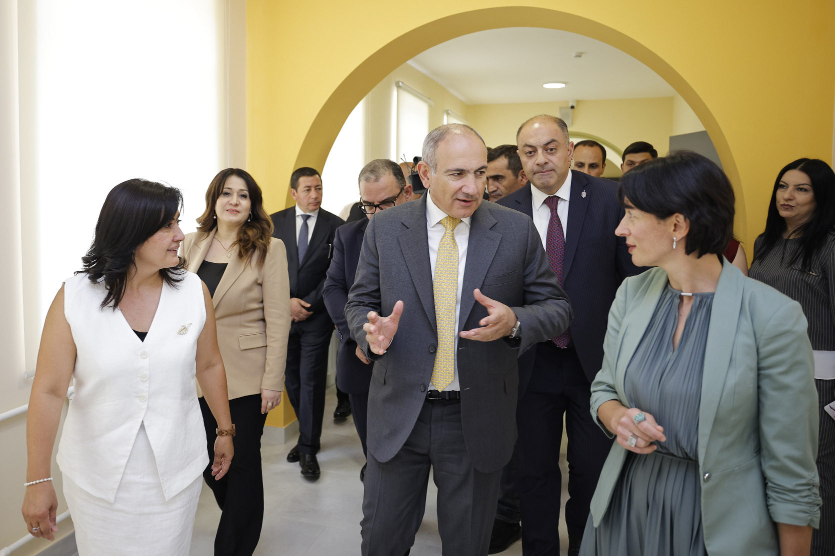 58309_b.jpg (581 KB)