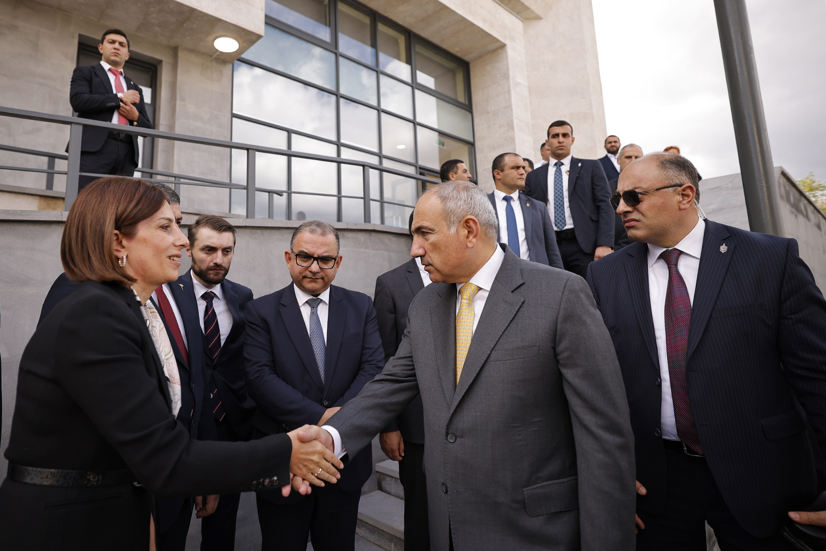 58318_b.jpg (585 KB)