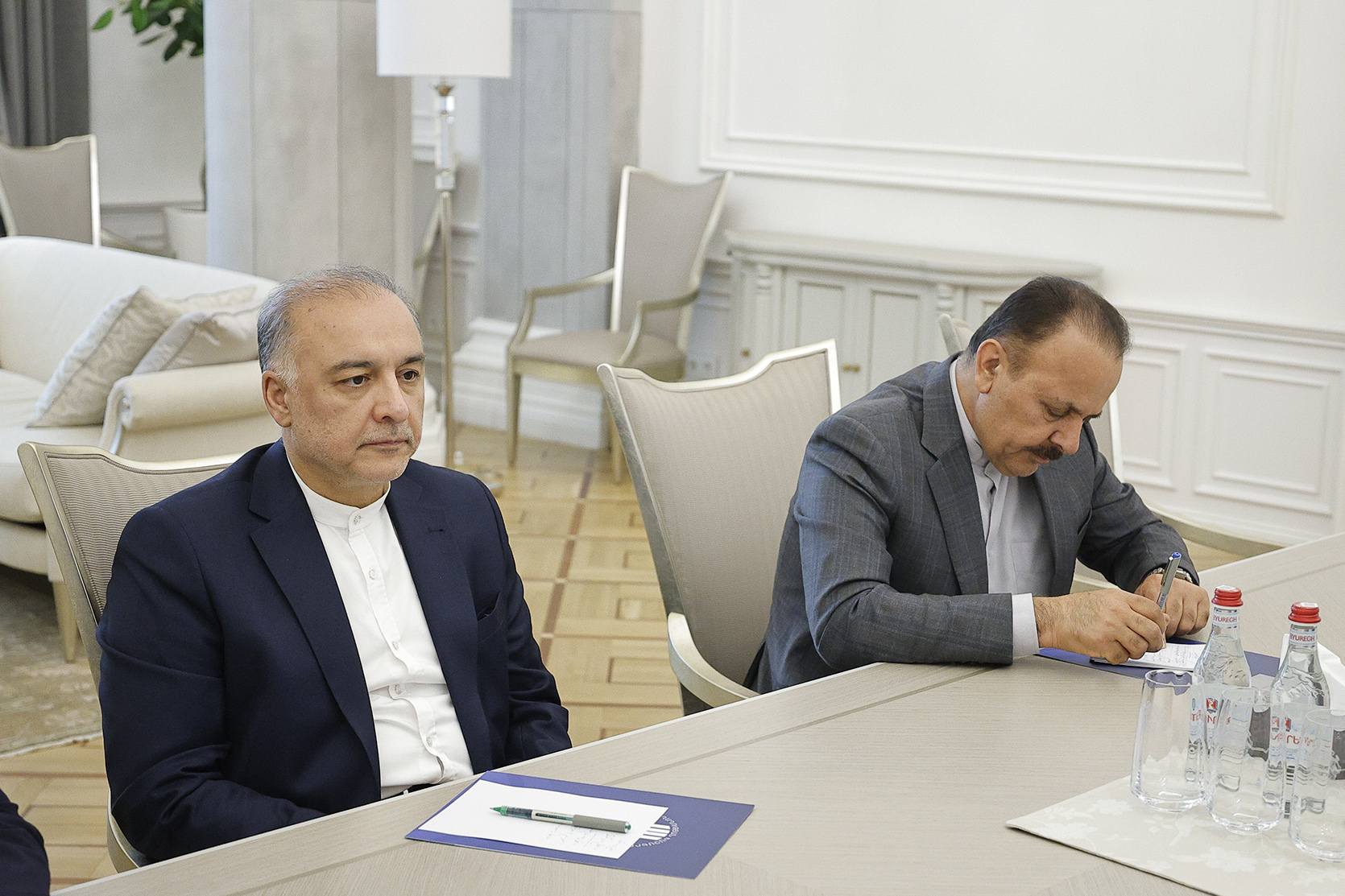 58443_b.jpg (743 KB)