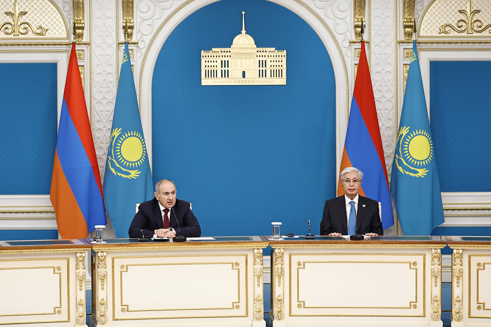 60702_b.jpg (836 KB)