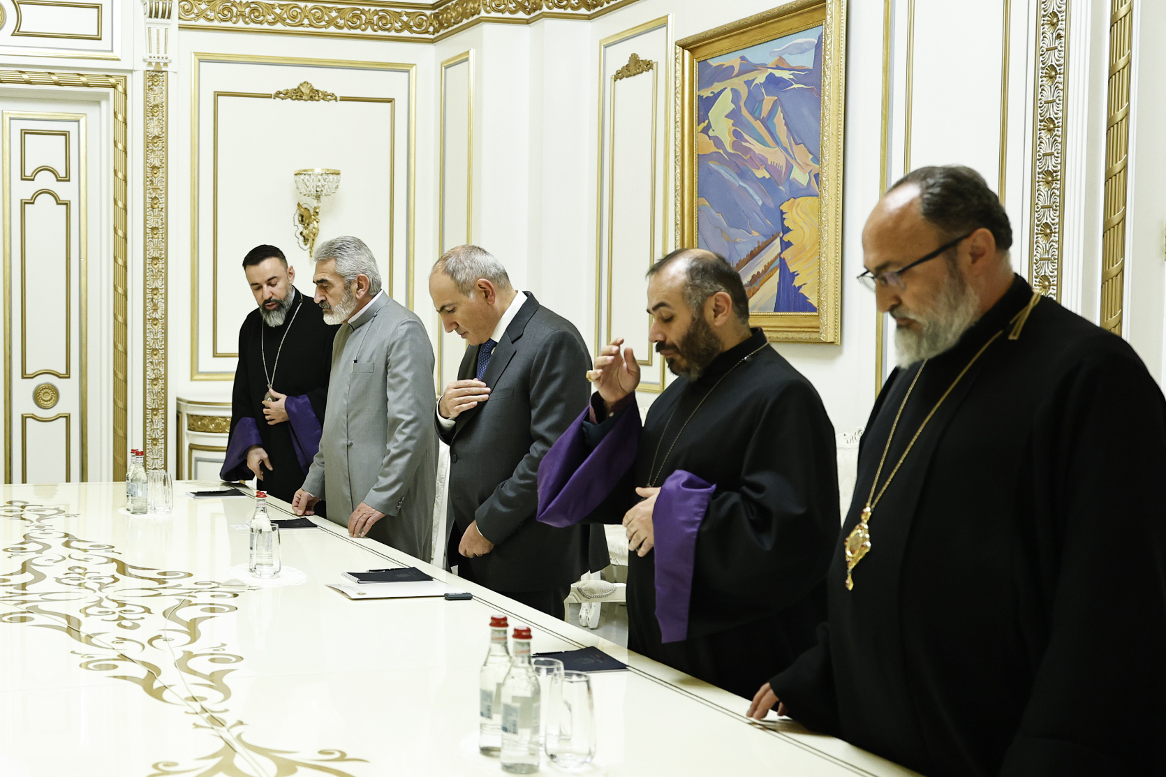 61074_b.jpg (650 KB)