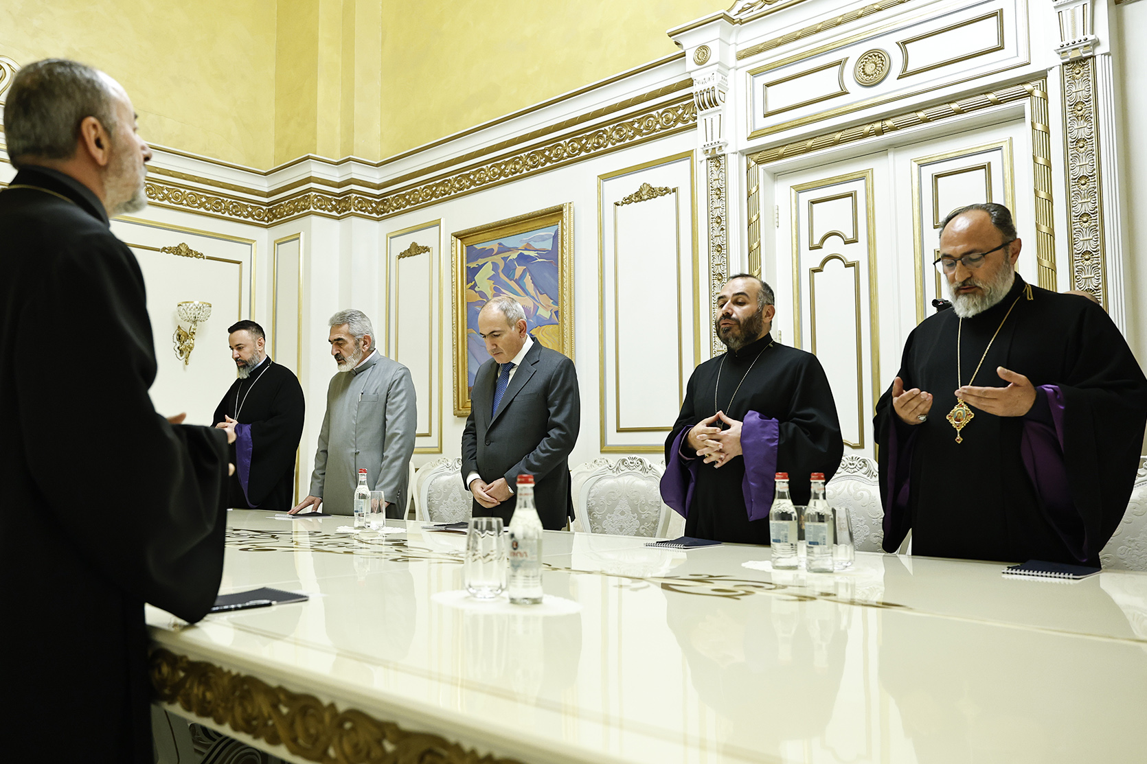 61076_b.jpg (714 KB)