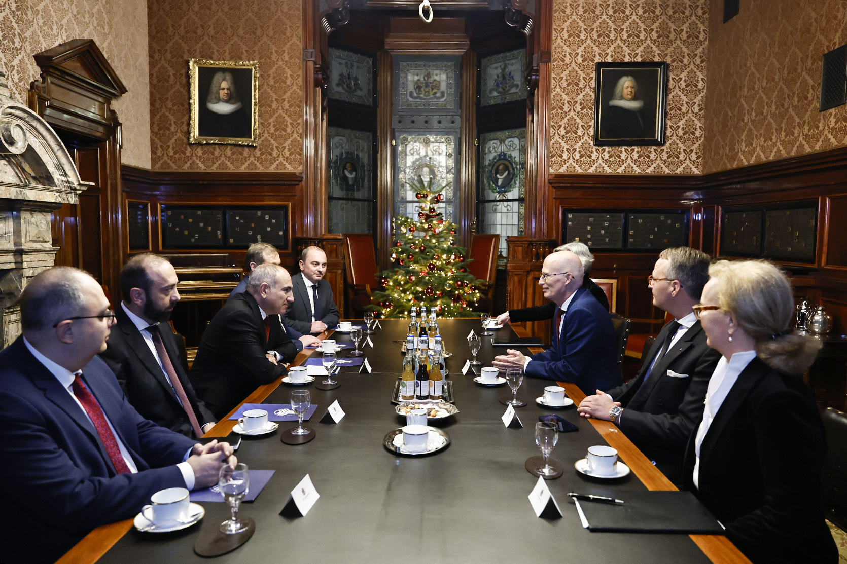 61456_b.jpg (920 KB)