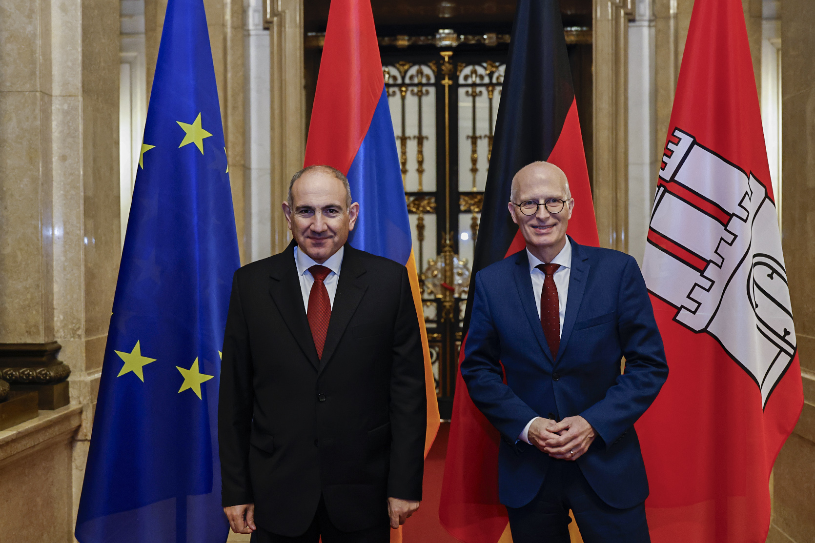 61465_b.jpg (677 KB)