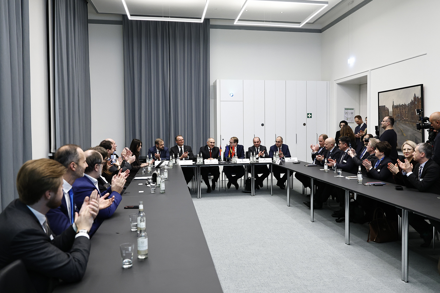 61471_b.jpg (655 KB)