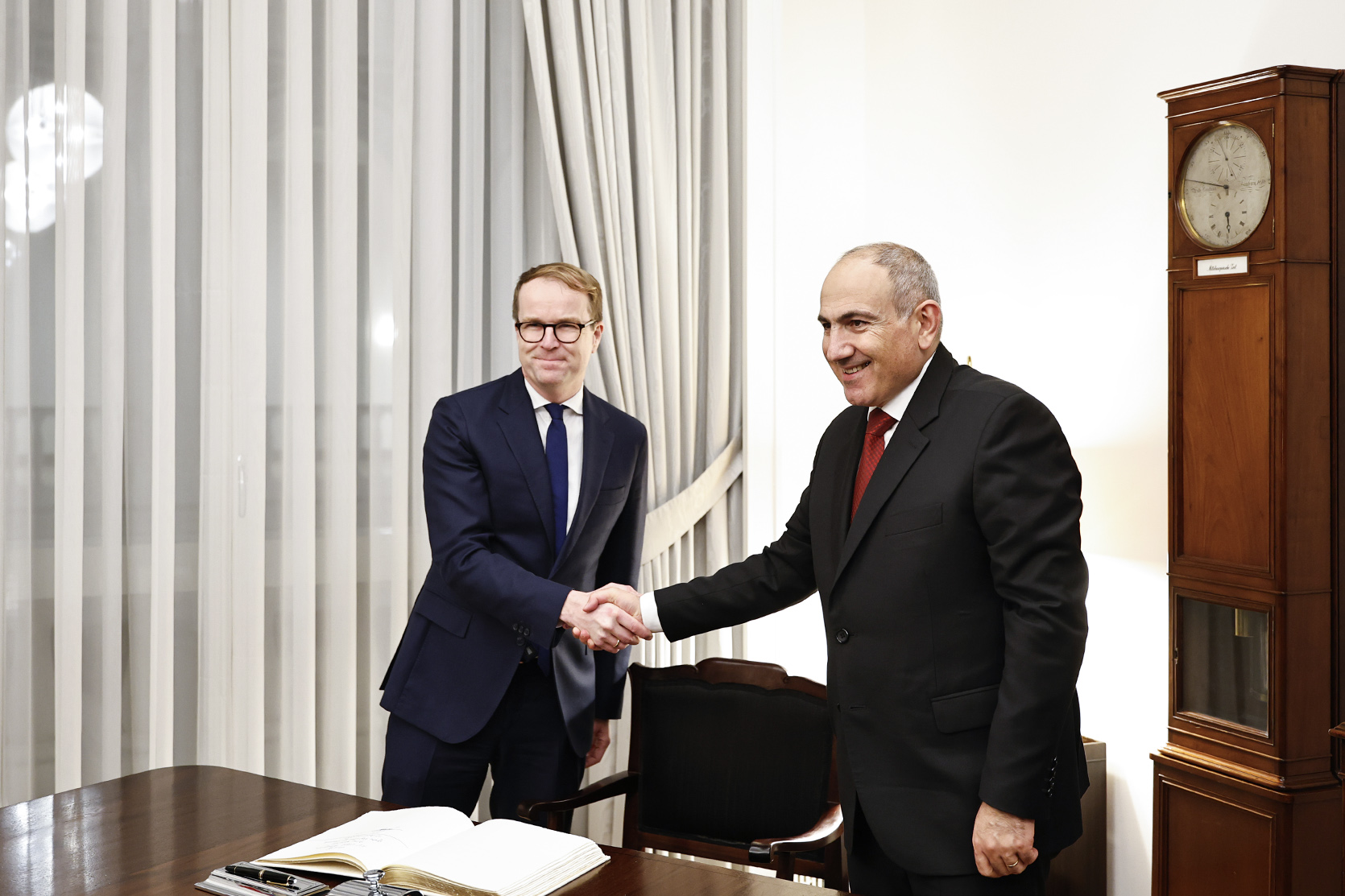 61474_b.jpg (511 KB)