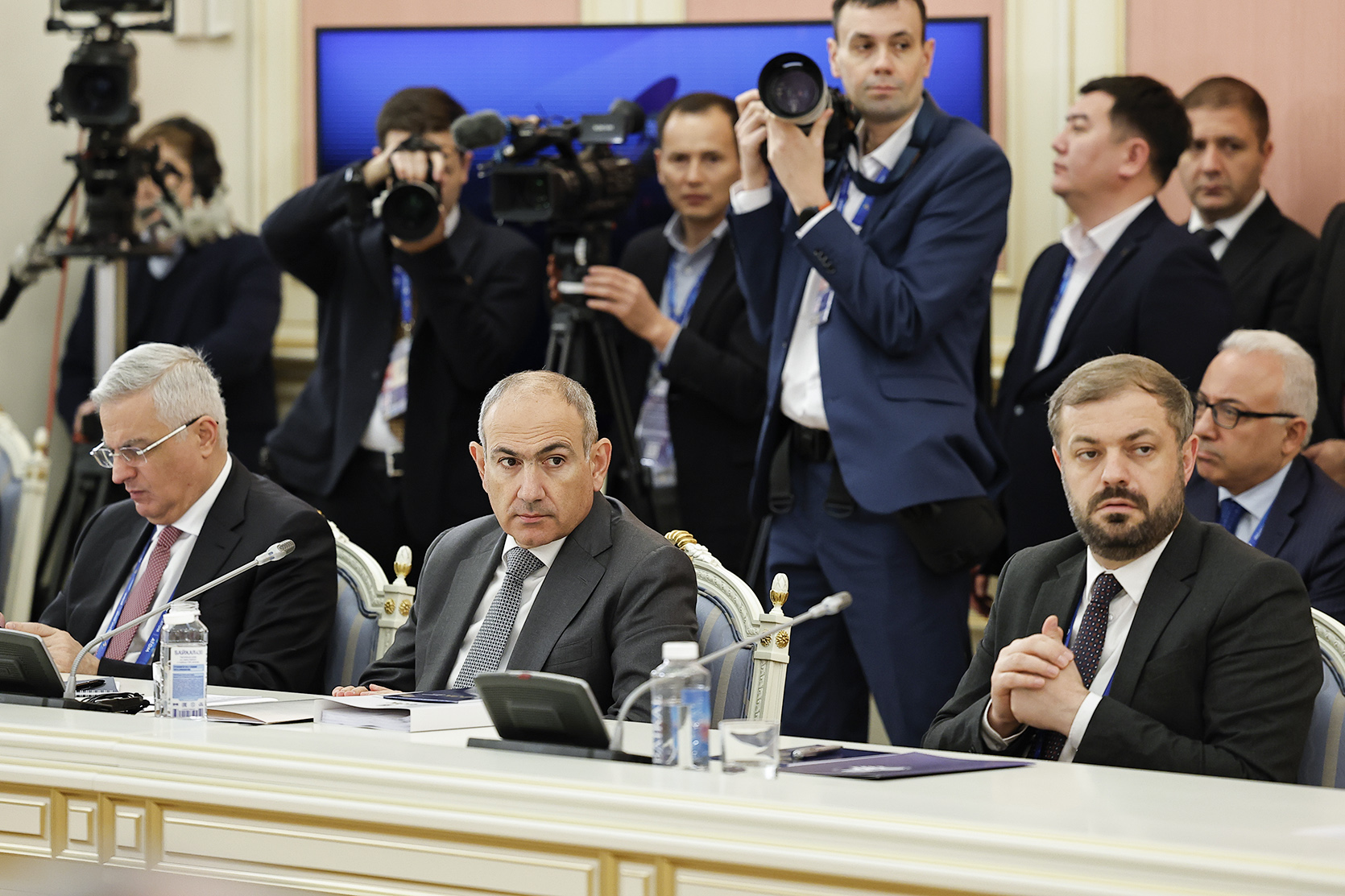 61706_b.jpg (676 KB)