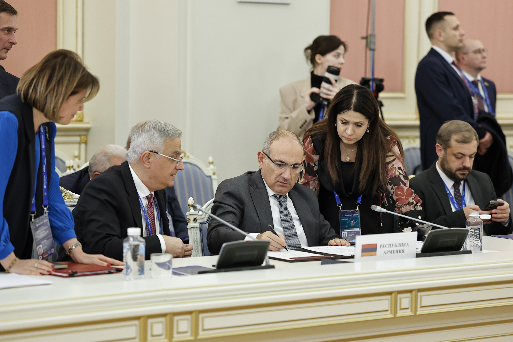 61710_b.jpg (612 KB)