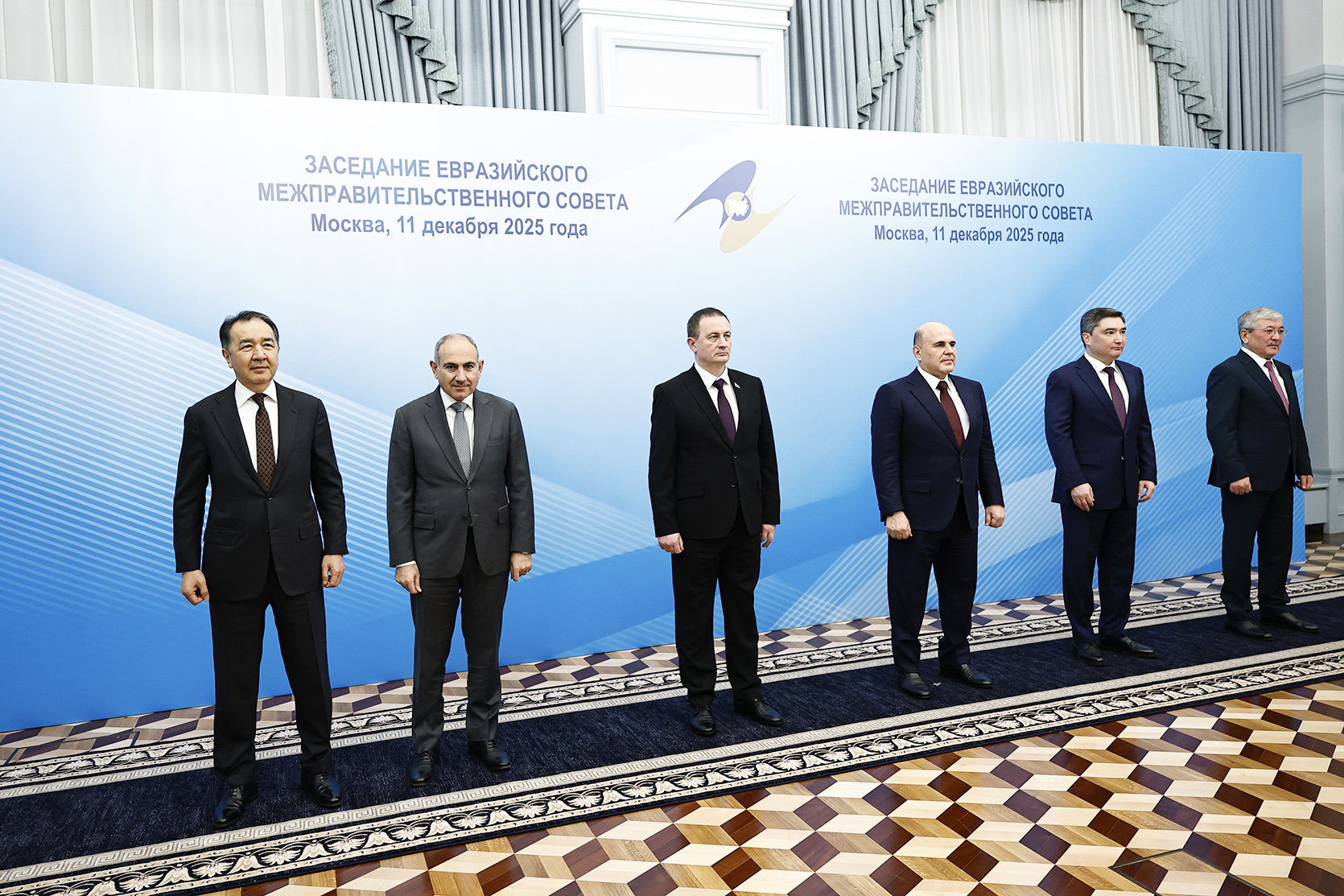 61718_b.jpg (901 KB)