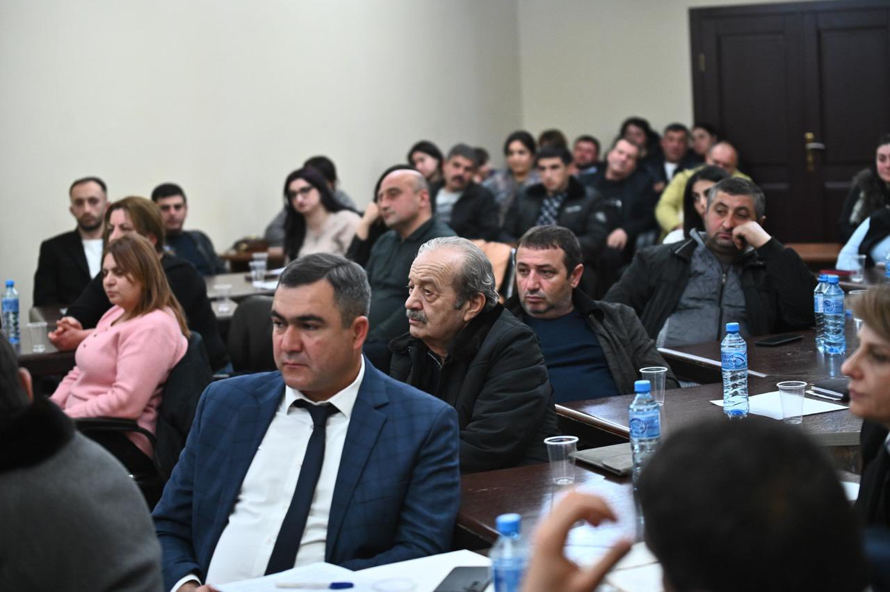 597605980_10163608363988501_5454735783039105083_n.jpg (109 KB)