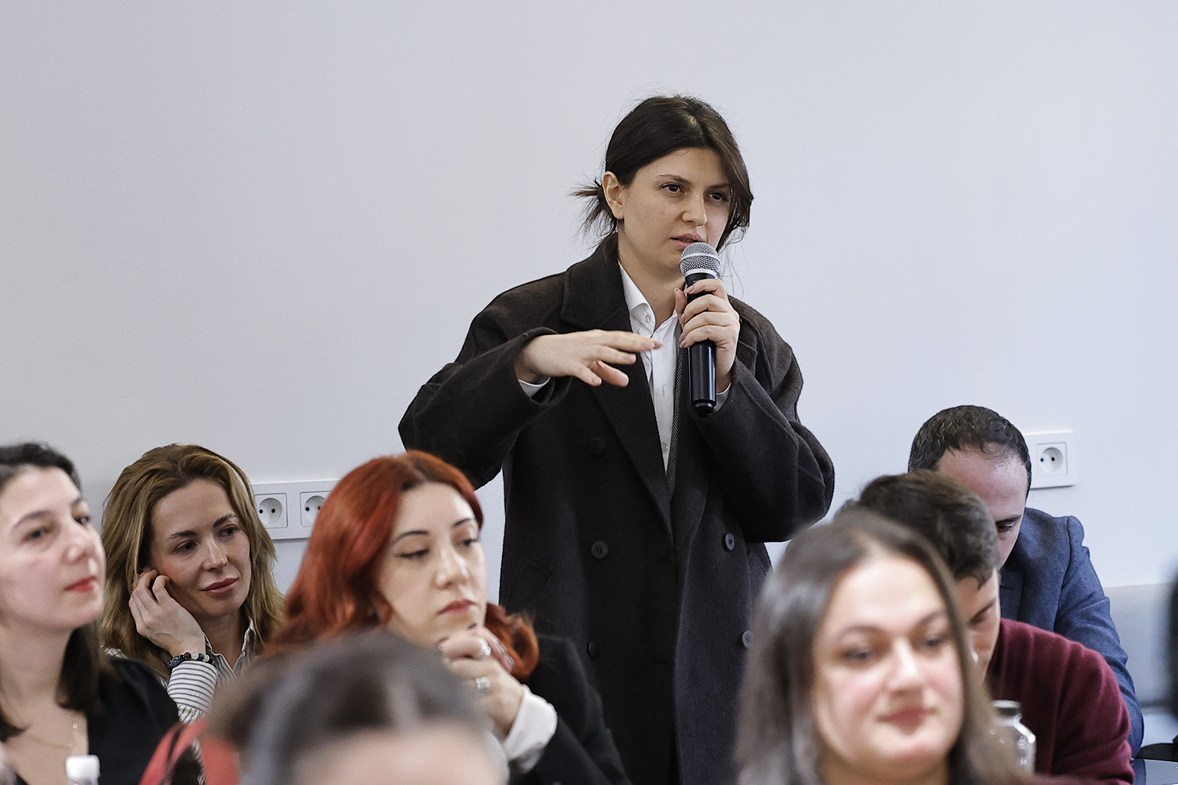 61925_b.jpg (596 KB)