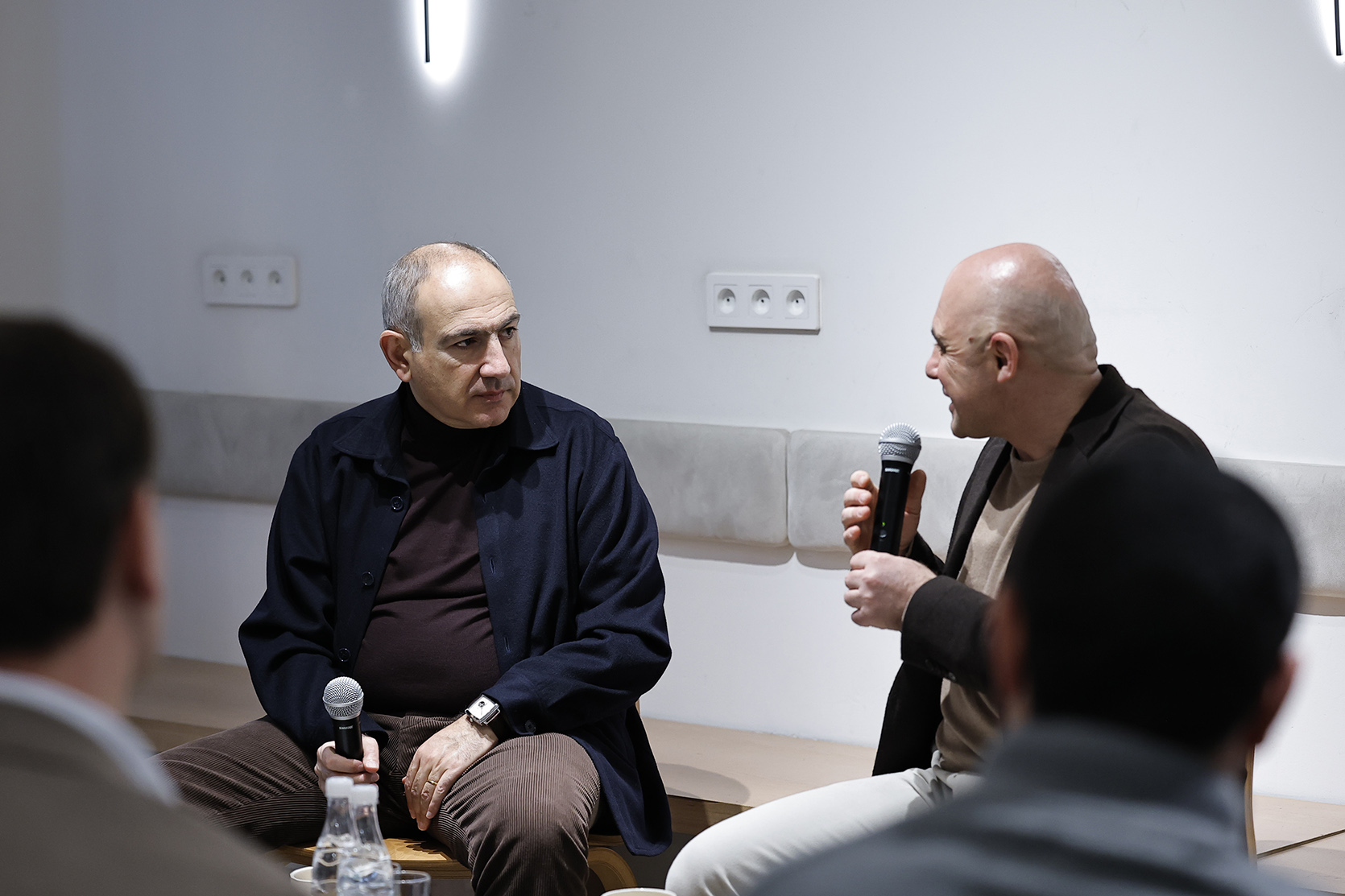 61930_b.jpg (458 KB)