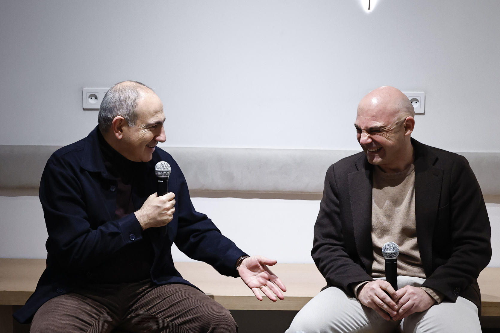 61952_b.jpg (555 KB)