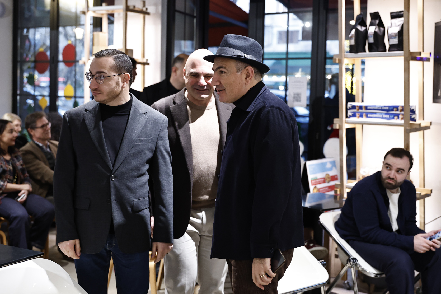 61955_b.jpg (620 KB)