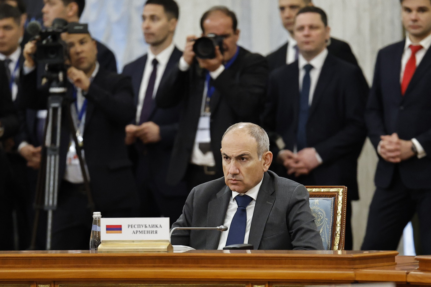 61979_b.jpg (622 KB)