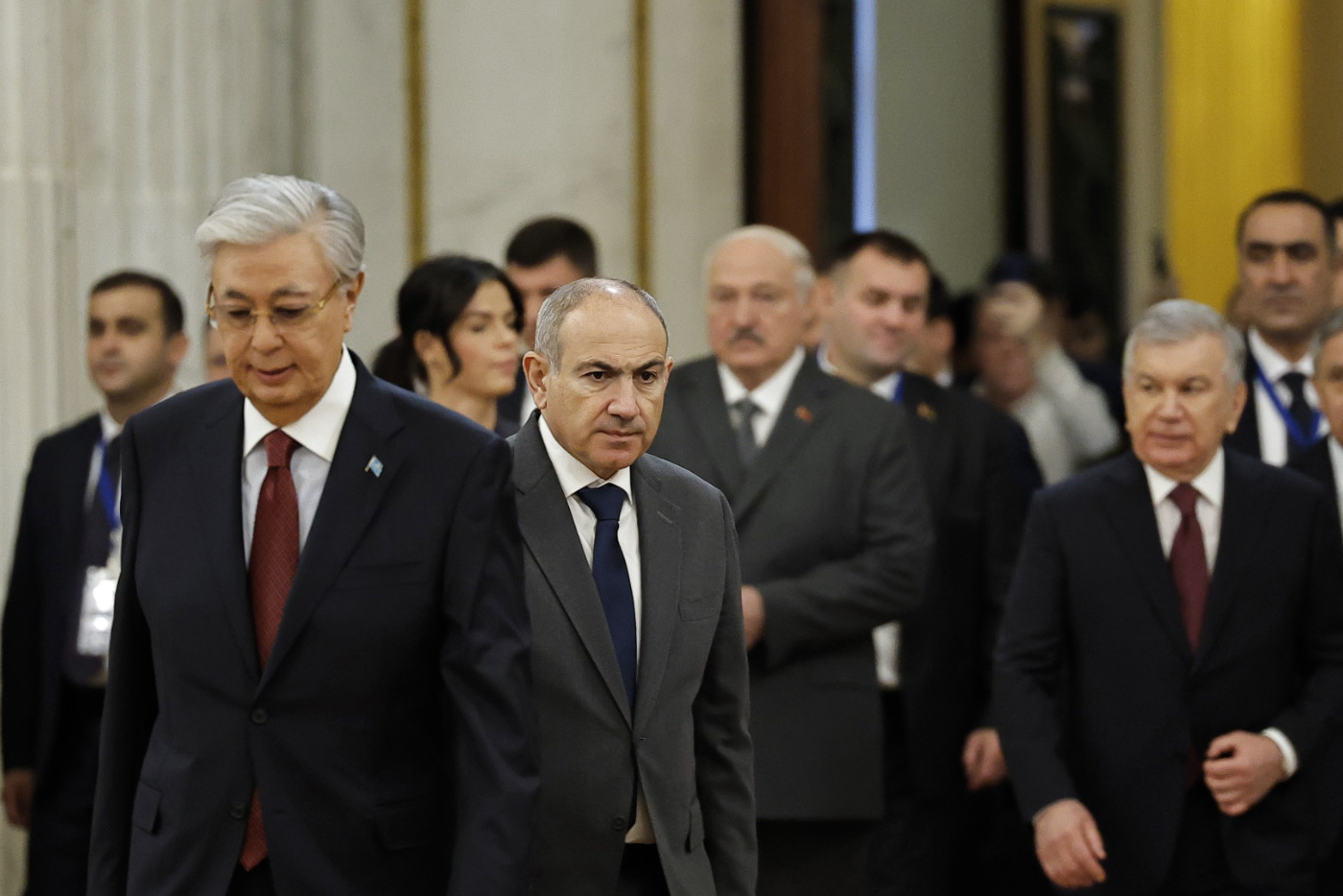 61981_b.jpg (544 KB)