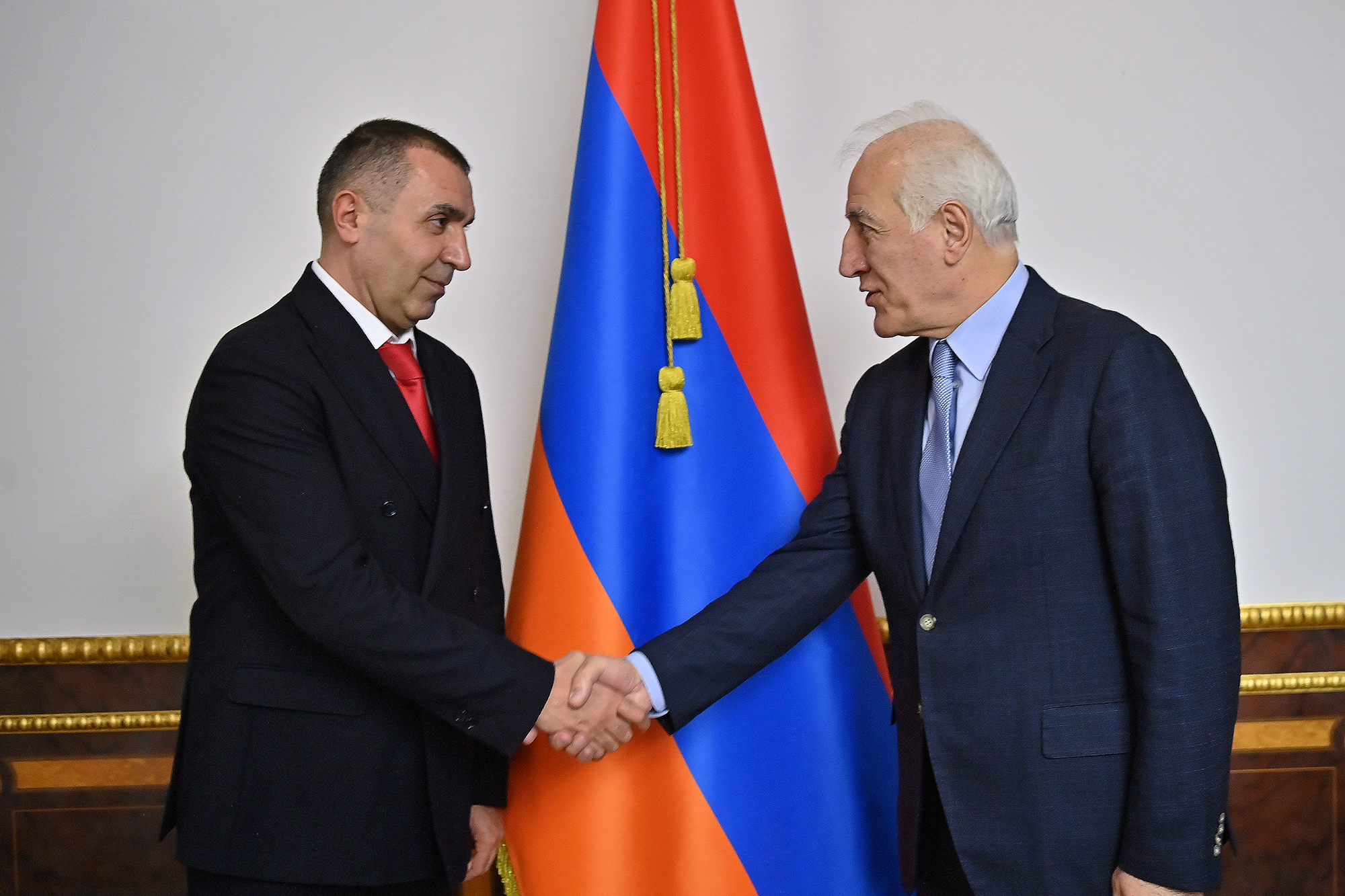 65998_b.jpg (2.73 MB)