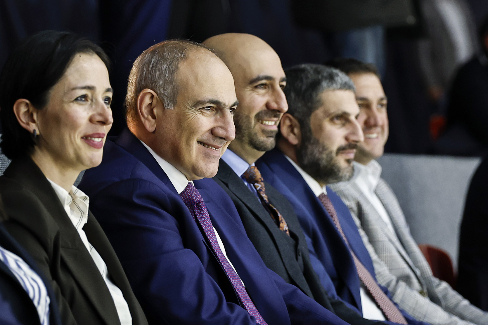 62147_b.jpg (608 KB)