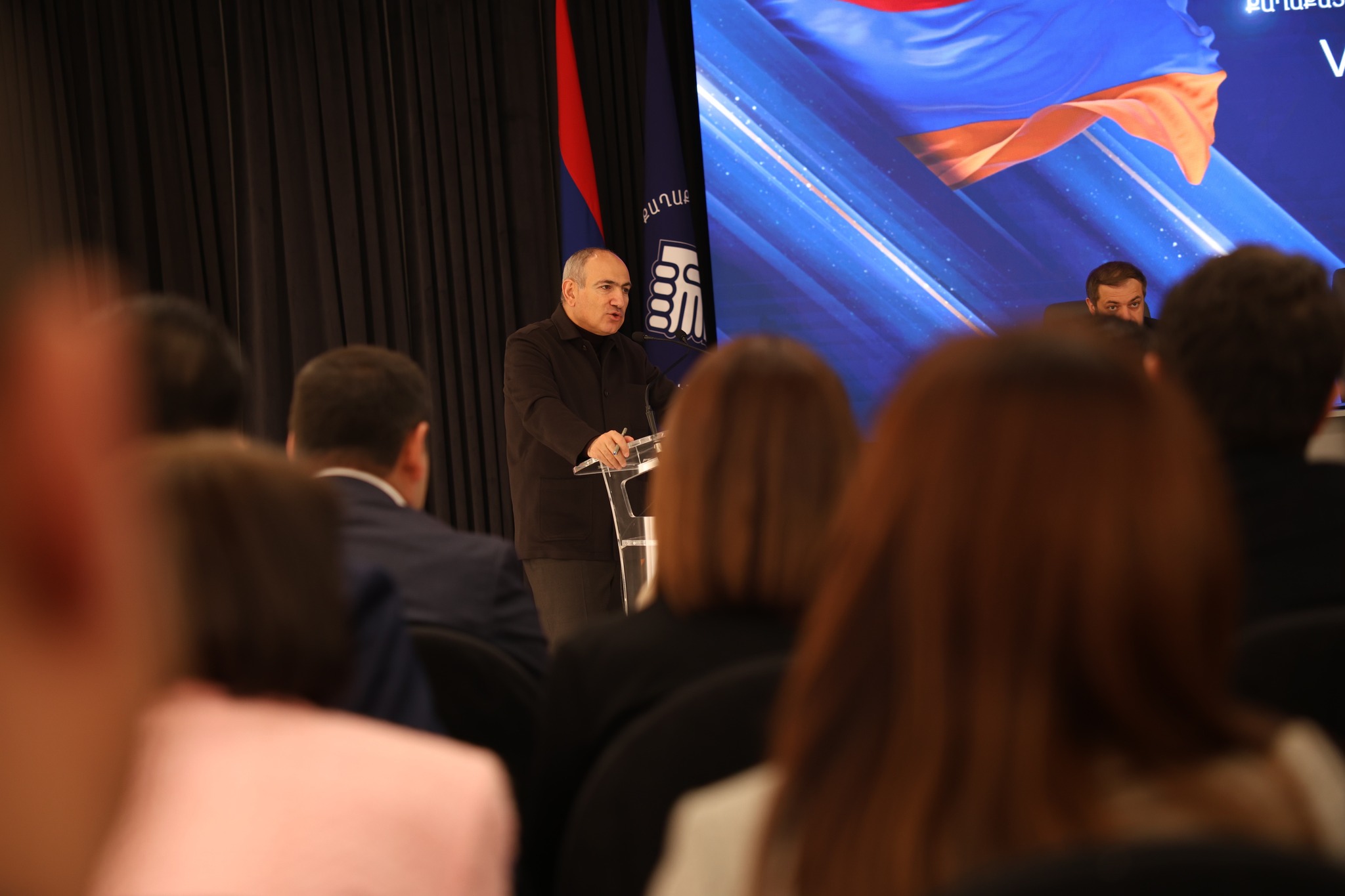 604784227_1293211322842930_8198443119100362139_n.jpg (262 KB)