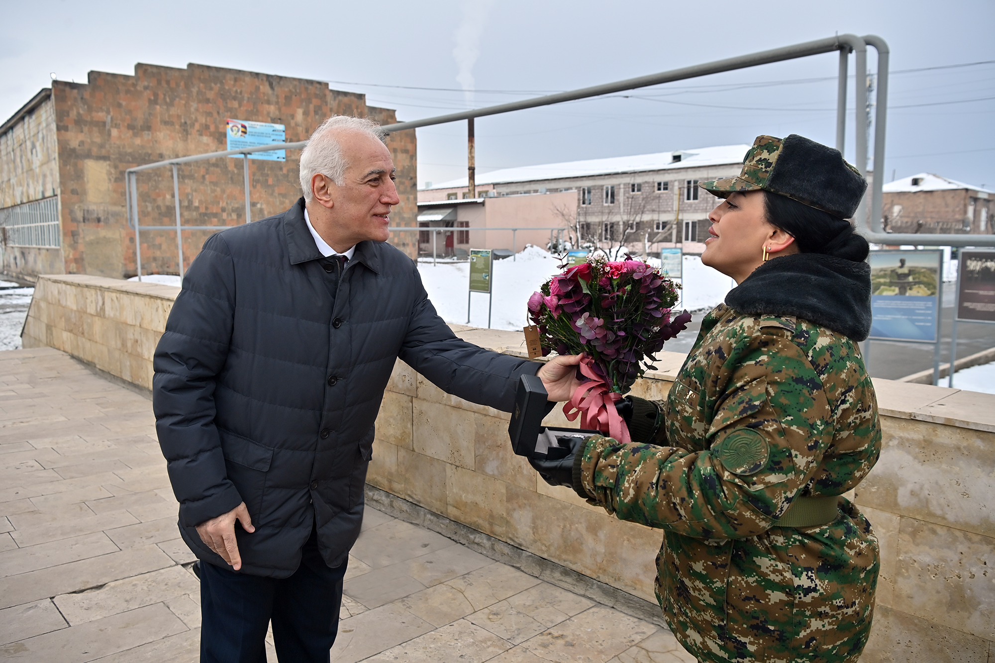 66021_b.jpg (1.67 MB)