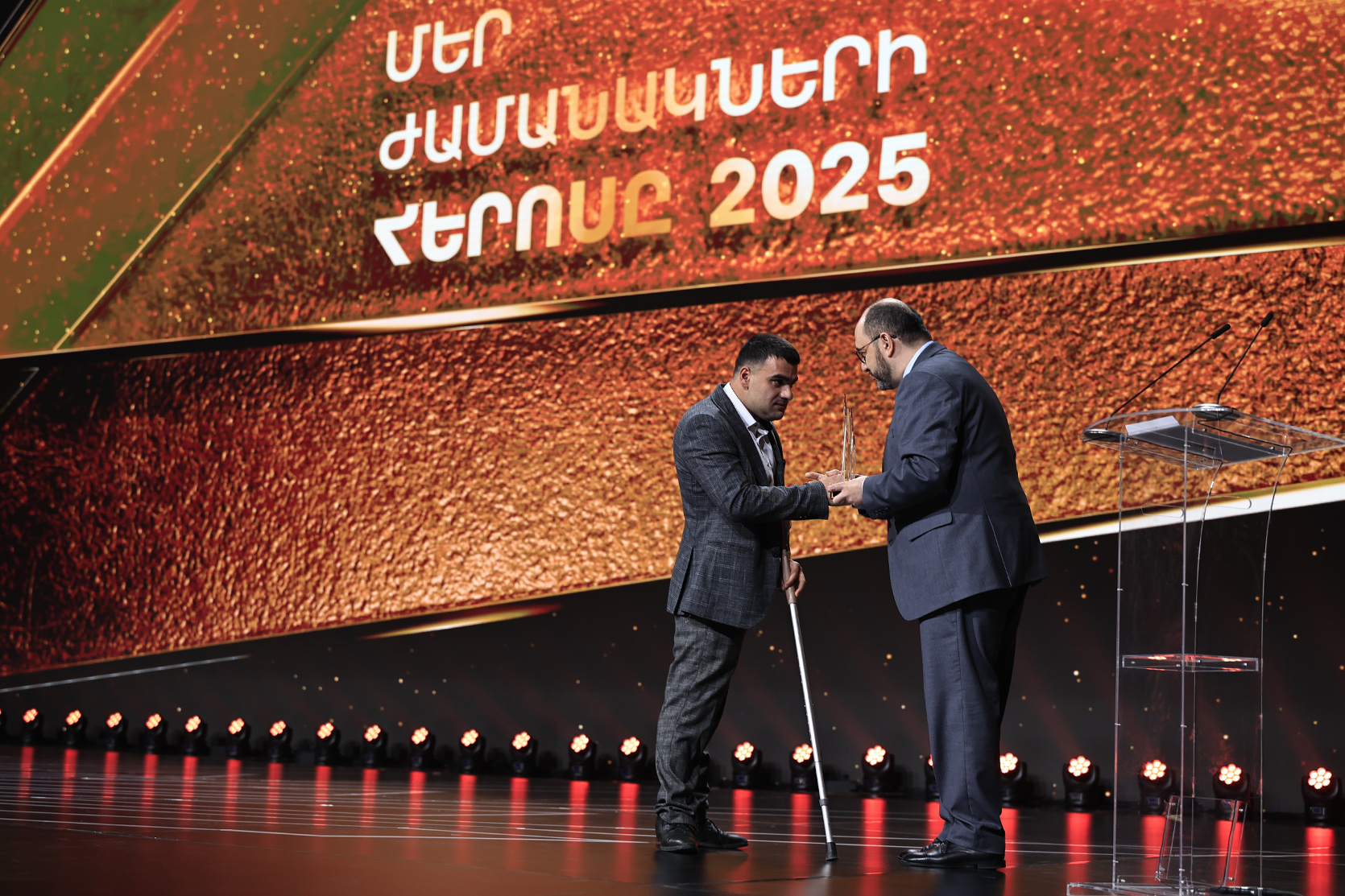 62202_b.jpg (865 KB)