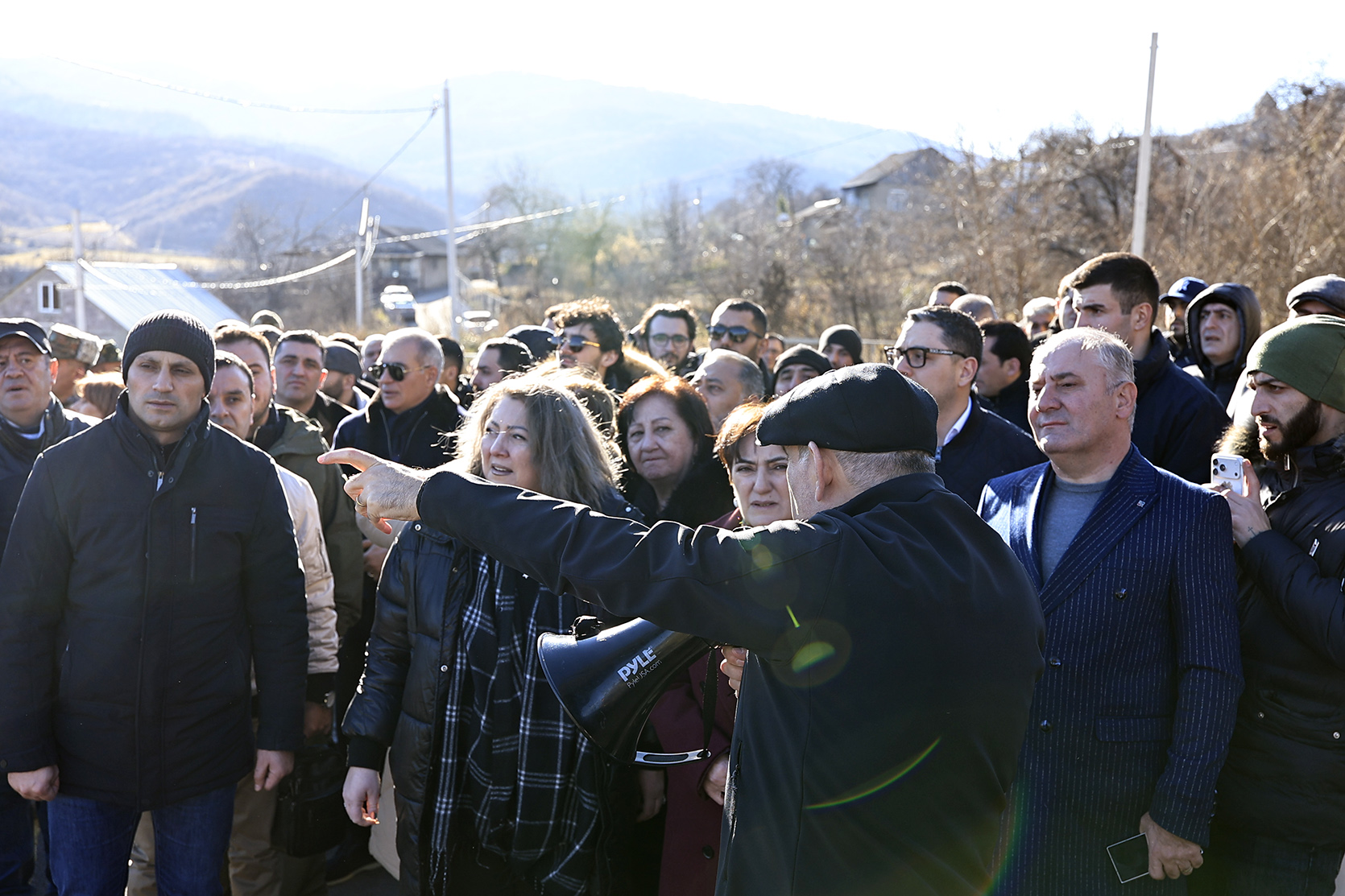 62213_b.jpg (628 KB)