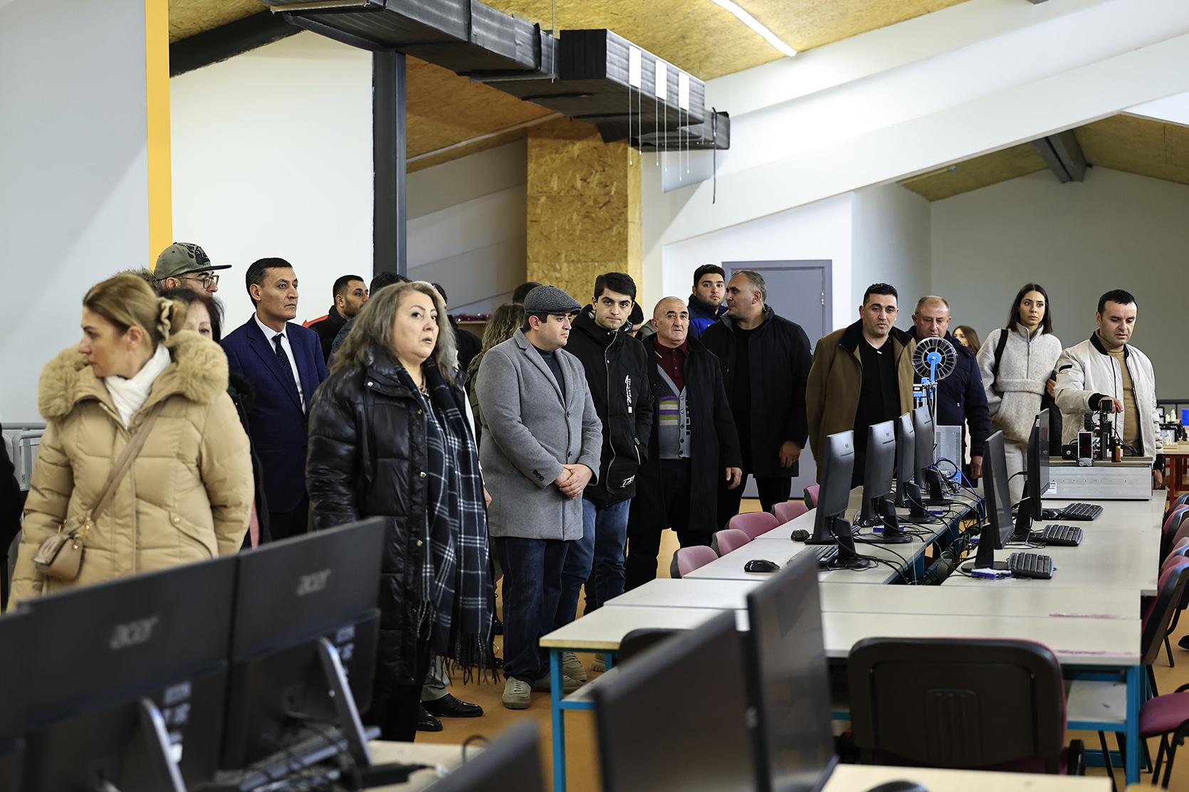 62230_b.jpg (614 KB)