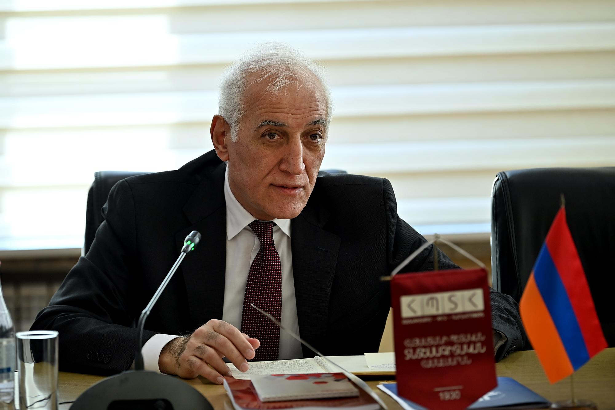 66088_b.jpg (1.25 MB)