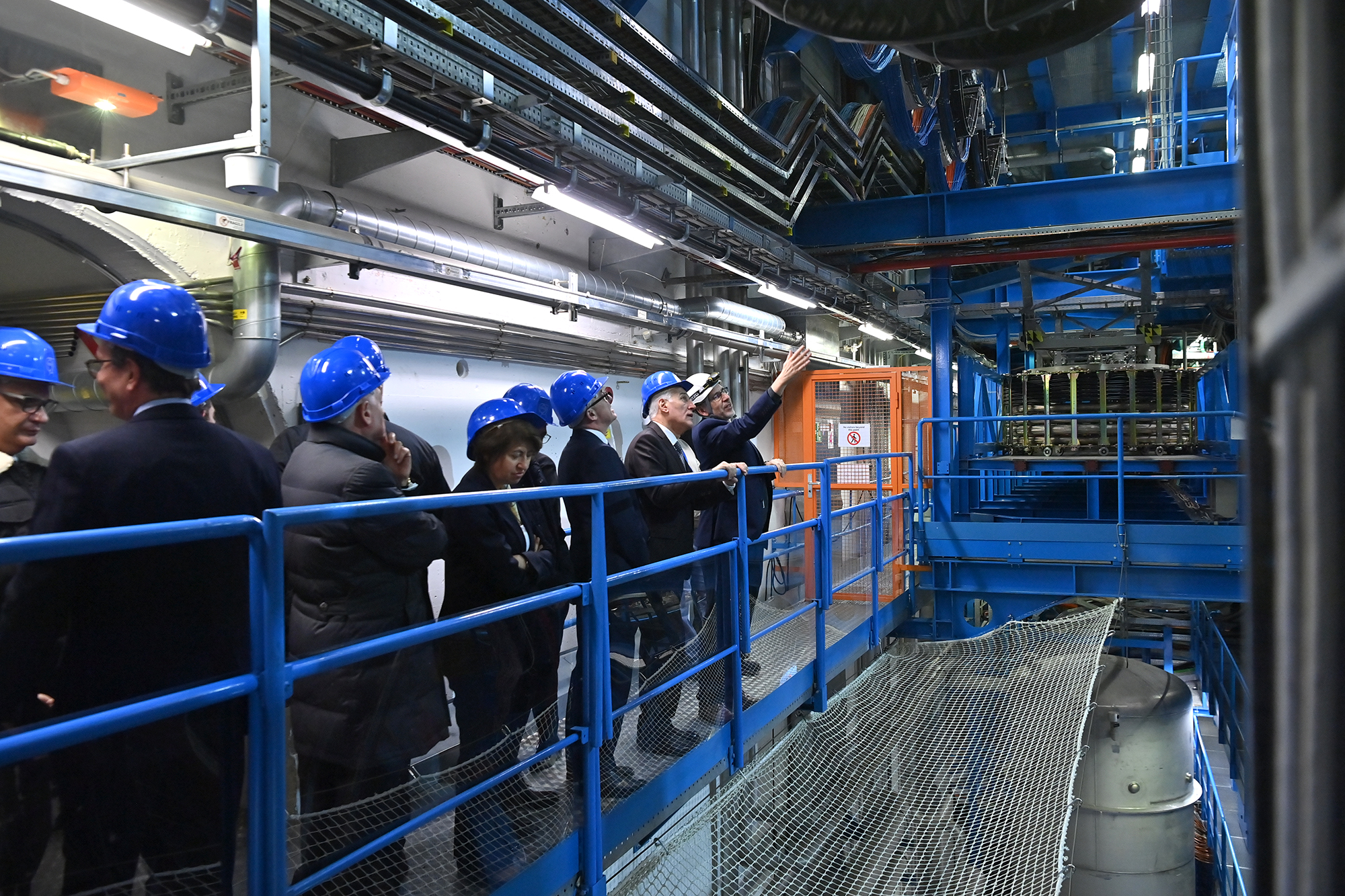 66135_b.jpg (2.17 MB)