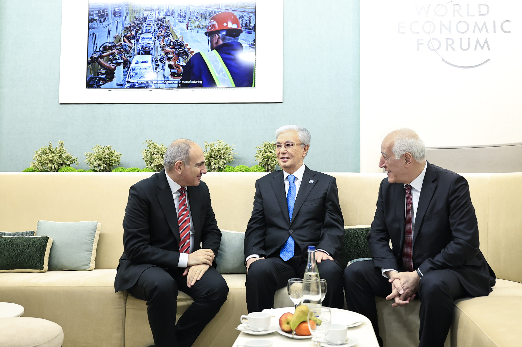 62592_b.jpg (682 KB)