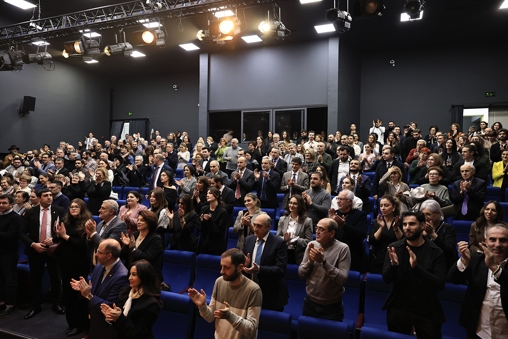 62694_b.jpg (850 KB)