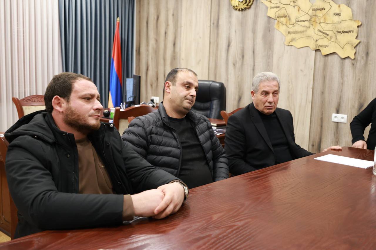 619190687_1330662225769824_6918719714849796629_n.jpg (106 KB)