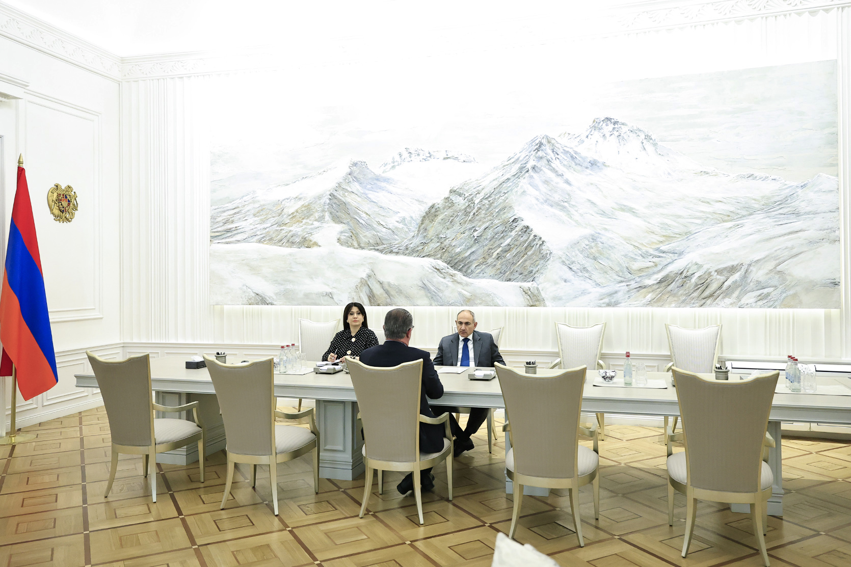 62723_b.jpg (615 KB)