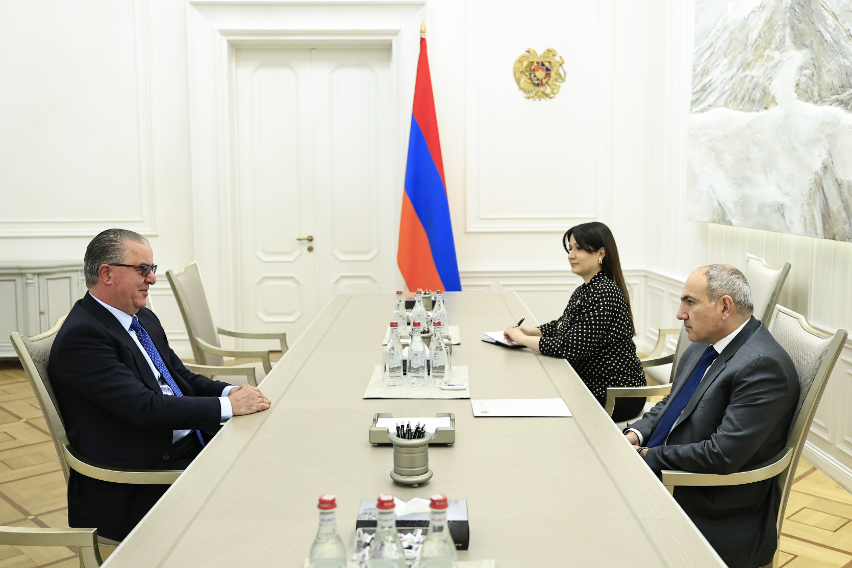 62724_b.jpg (523 KB)